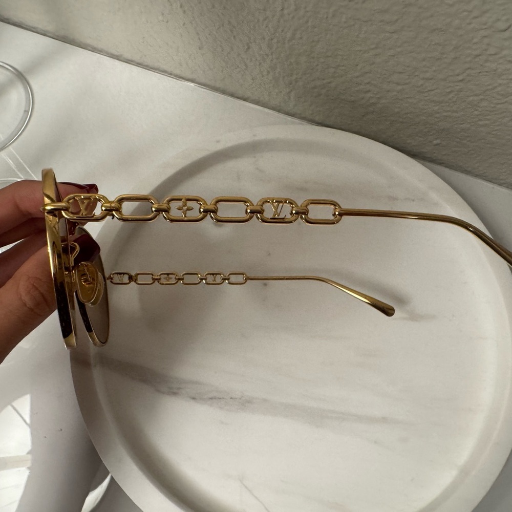 My LV Chain Pilot Sunglasses Louis Vuitton Gold Frame Sunglasses with Brown - Picture 5 of 13